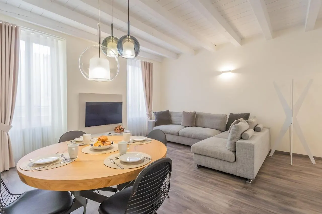 Modern & Stylish Apartment In Como City By Rent All Como 0*,