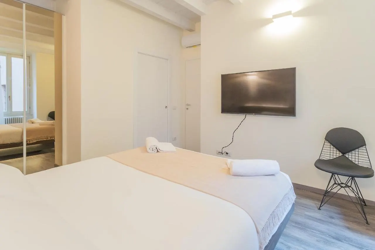Modern & Stylish Apartment In Como City By Rent All Como 0*,